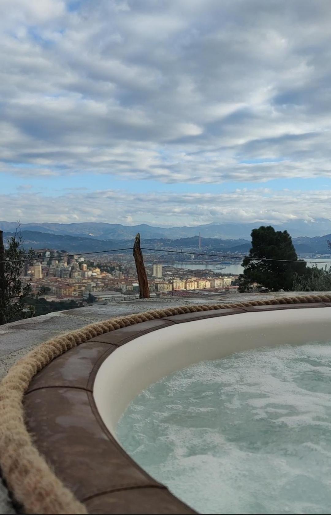 Agriturismo Belvedere 9 Специя Екстериор снимка